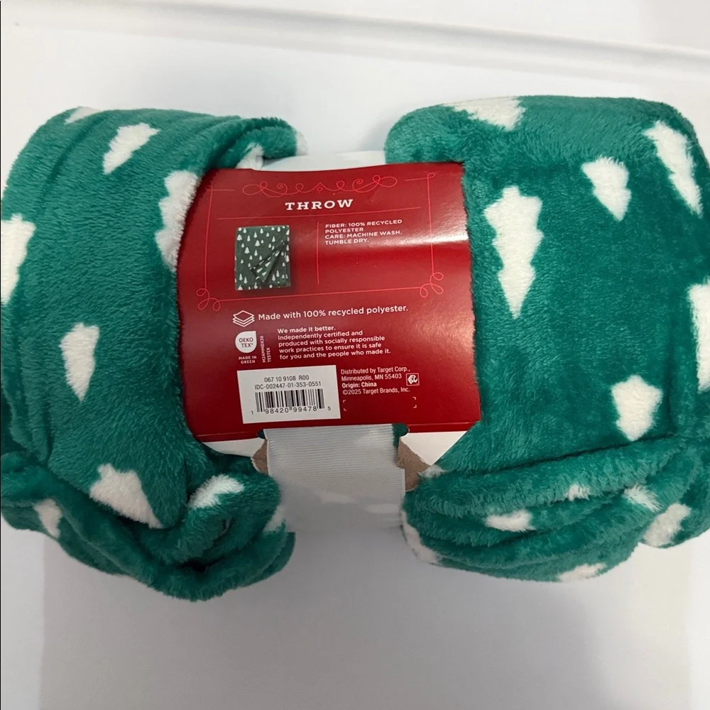 Wondershop Teal and White Tree Throw Blanket - Picture 7 of 7